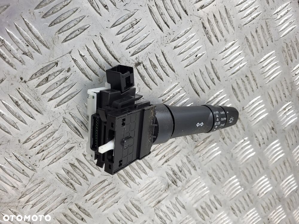 Fiat Fullback Przełącznik Zespolony Świateł Wycieraczek - 2