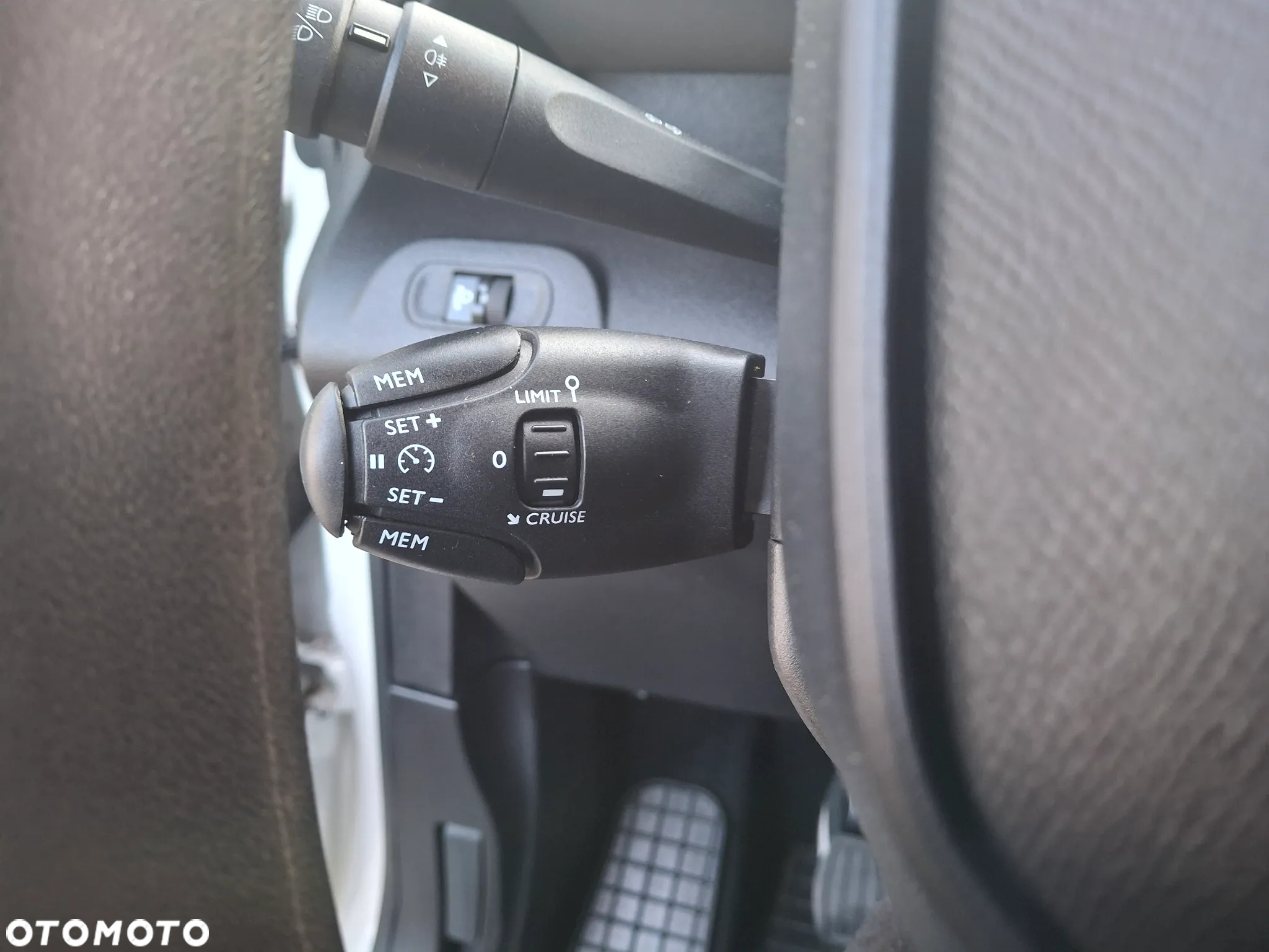 Peugeot Rifter 1.5 BlueHDI Active - 28