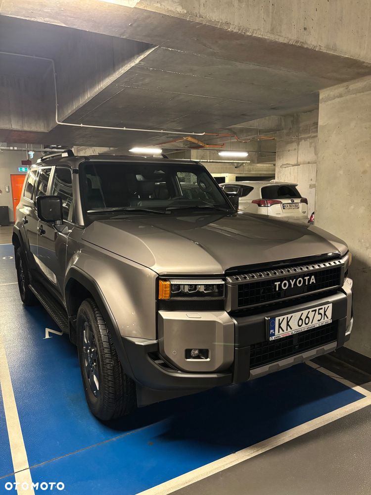 Toyota Land Cruiser - 7