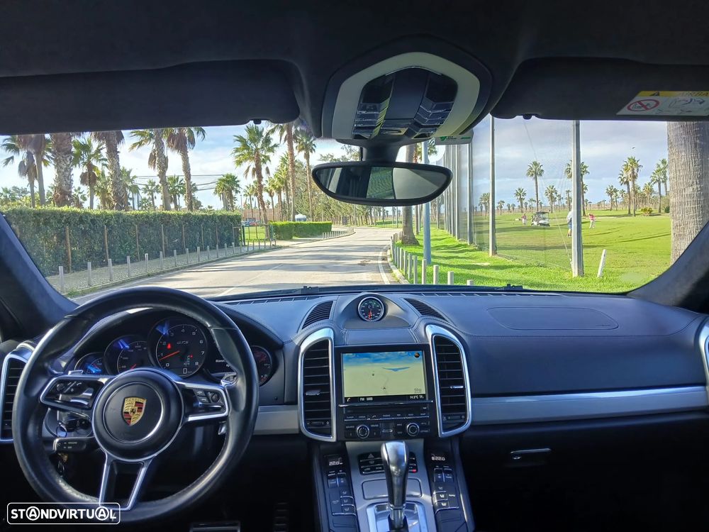 Porsche Cayenne GTS - 18