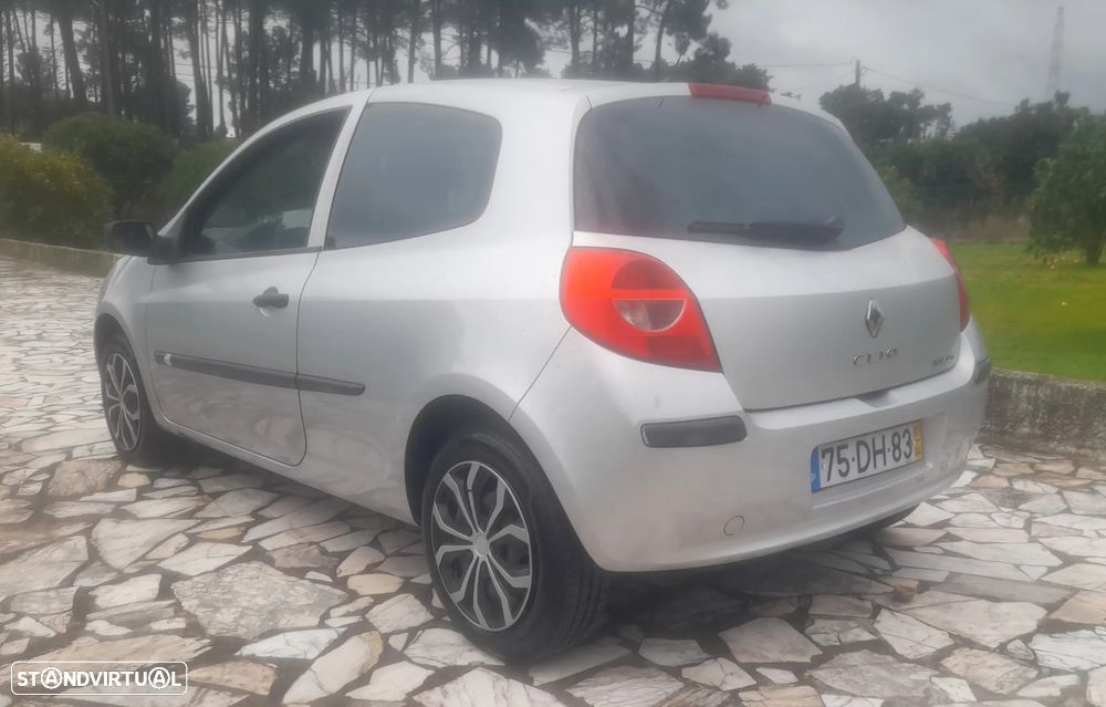 Renault CLIO 1.5 DCI - 6