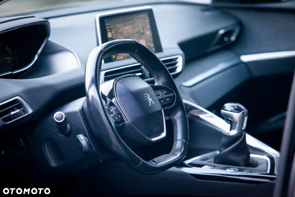 Peugeot 3008 1.6 BlueHDi Allure S&S - 22