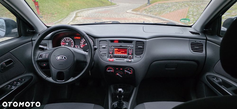 Kia Rio 1.4 Family + - 17