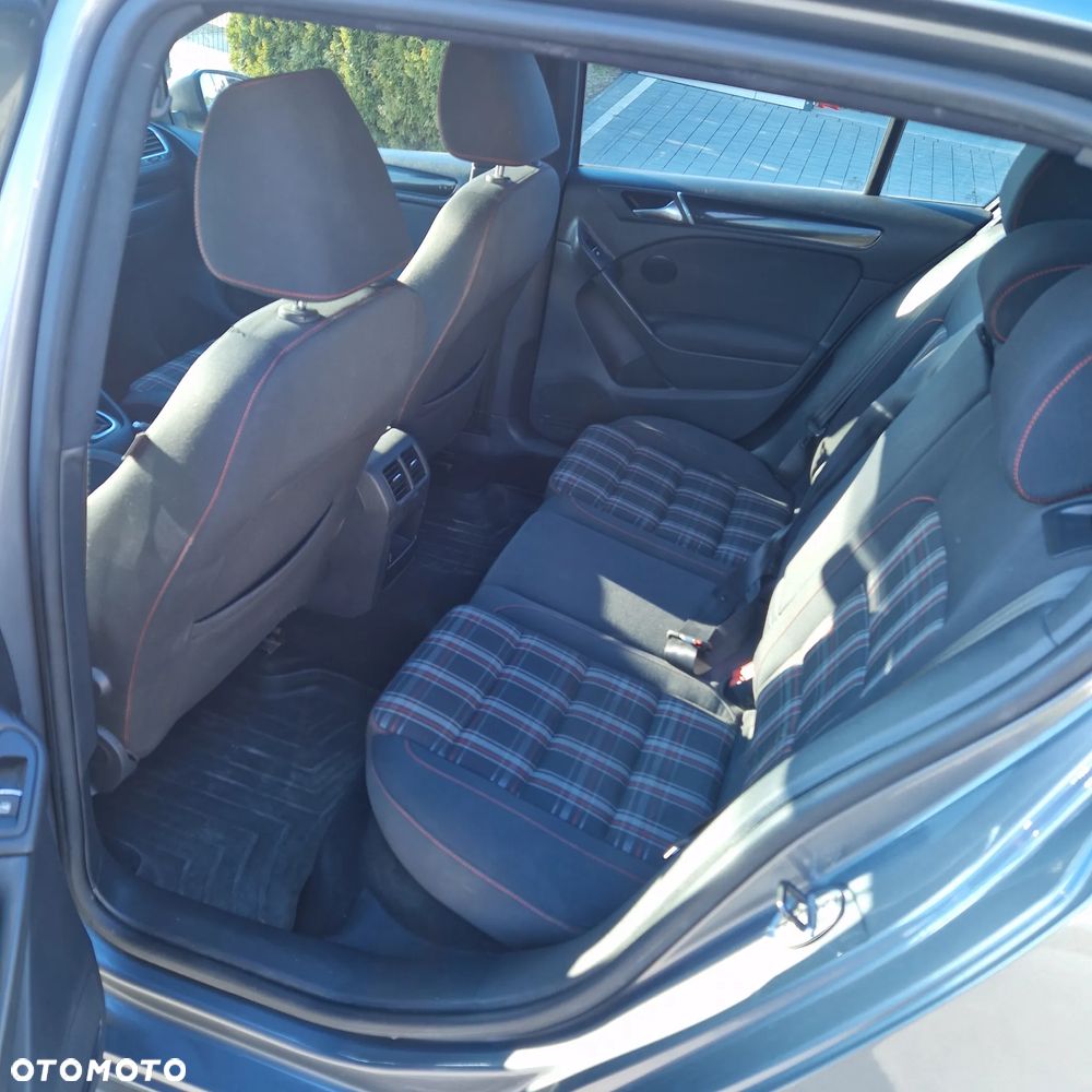 Volkswagen Golf 2.0 GTI DSG - 8