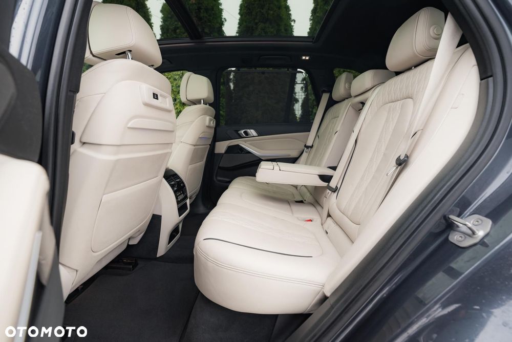 BMW X5 M M50d - 17