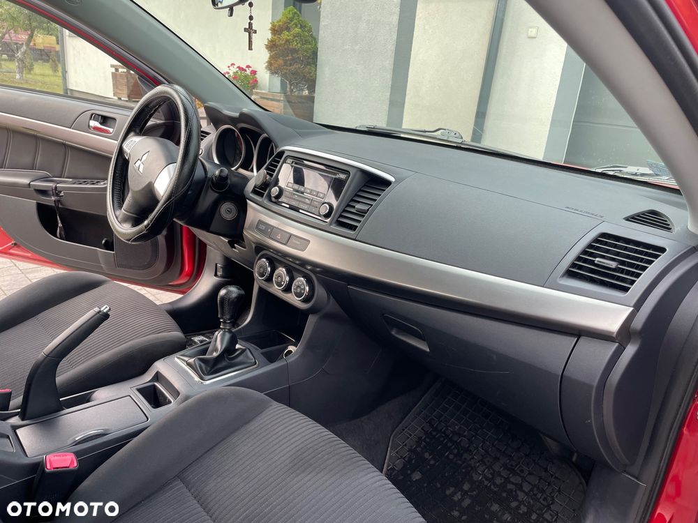 Mitsubishi Lancer 1.6 Inform - 10