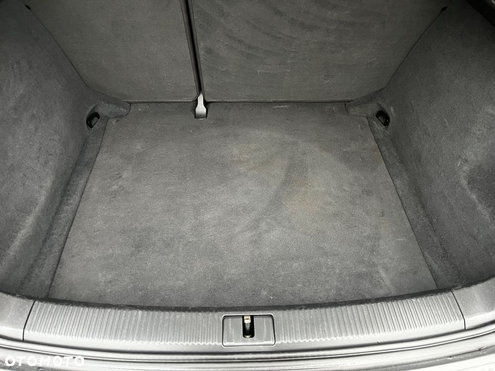 Audi A3 Sportback 1.6 TDI S line Sportpaket - 14