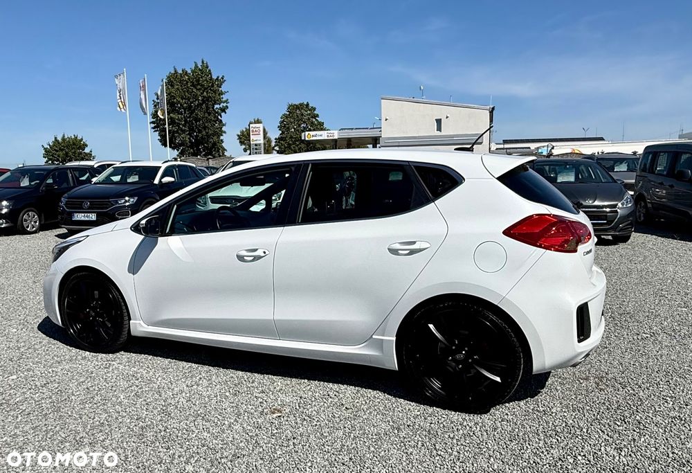 Kia Ceed 1.6 T-GDI GT - 4