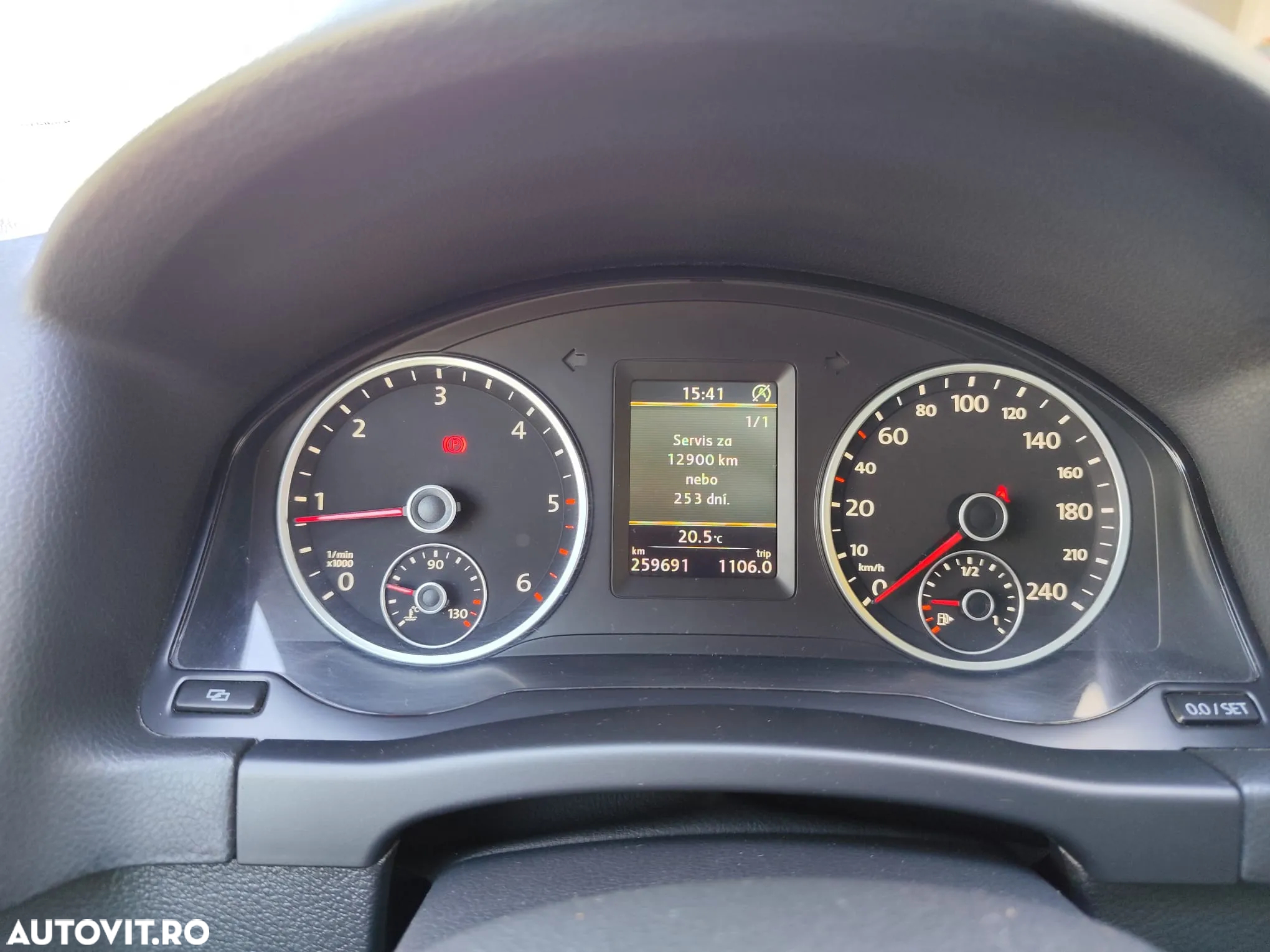 Volkswagen Tiguan 2.0 TDI DPF BlueMotion Technology Lounge Sport & Style - 12