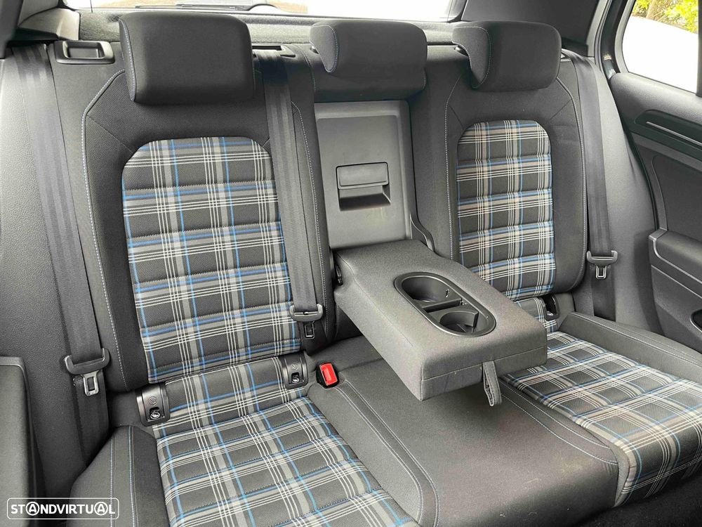VW Golf 1.4 GTE Plug-in - 48