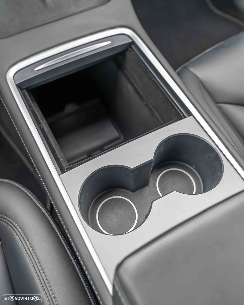 Tesla Model Y Long Range Dual Motor AWD - 21