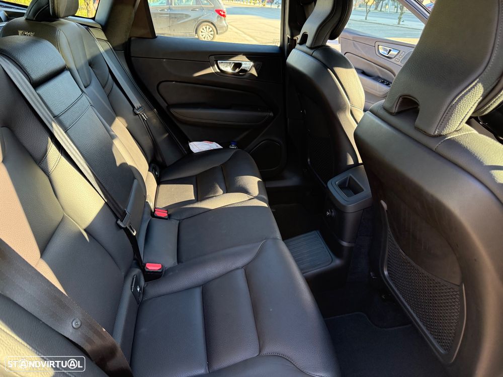 Volvo XC 60 2.0 T8 PHEV Inscription AWD - 25