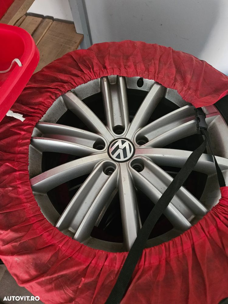 Volkswagen Tiguan - 9