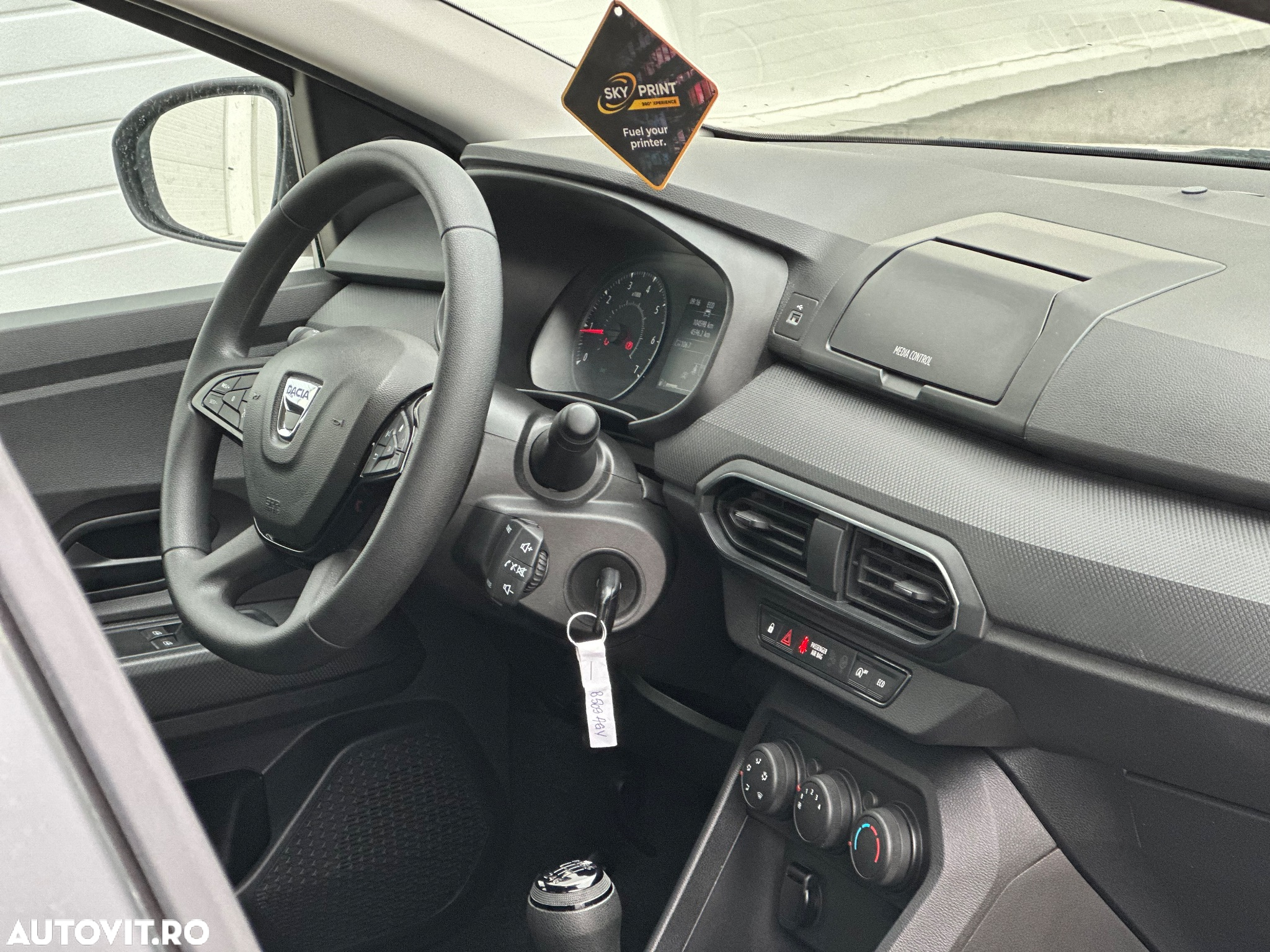 Dacia Logan TCe 90 Essential - 7