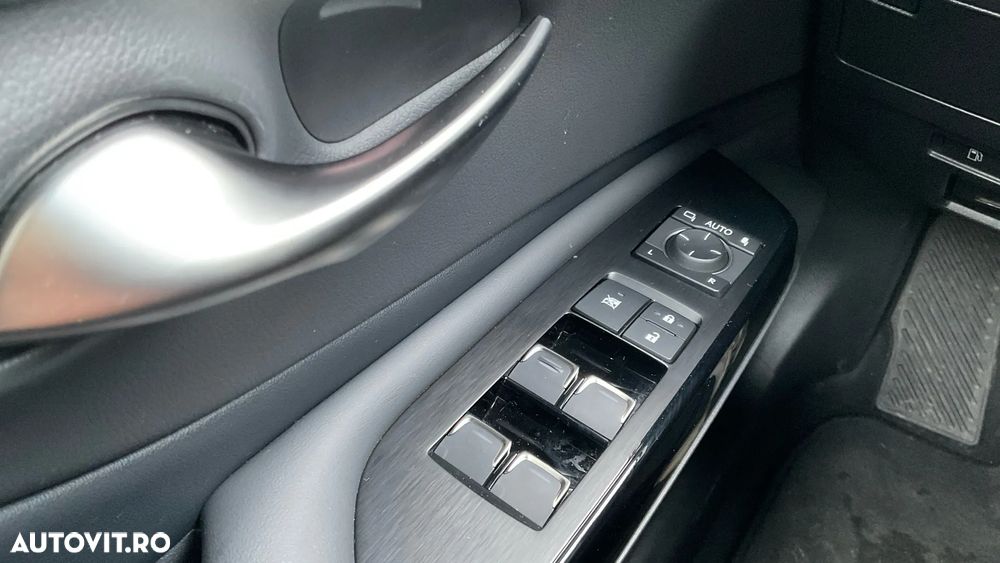 Lexus Seria ES 300h 2.5 TNGA HV 25H- 4X2 CVT Luxury - 32