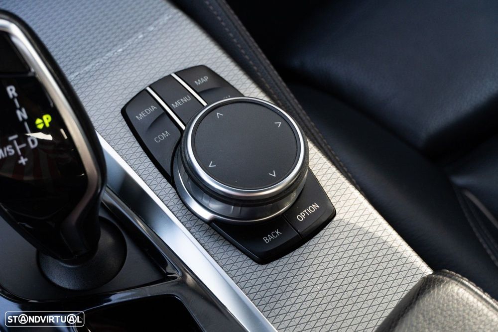 BMW 530 e iPerformance Pack M - 25