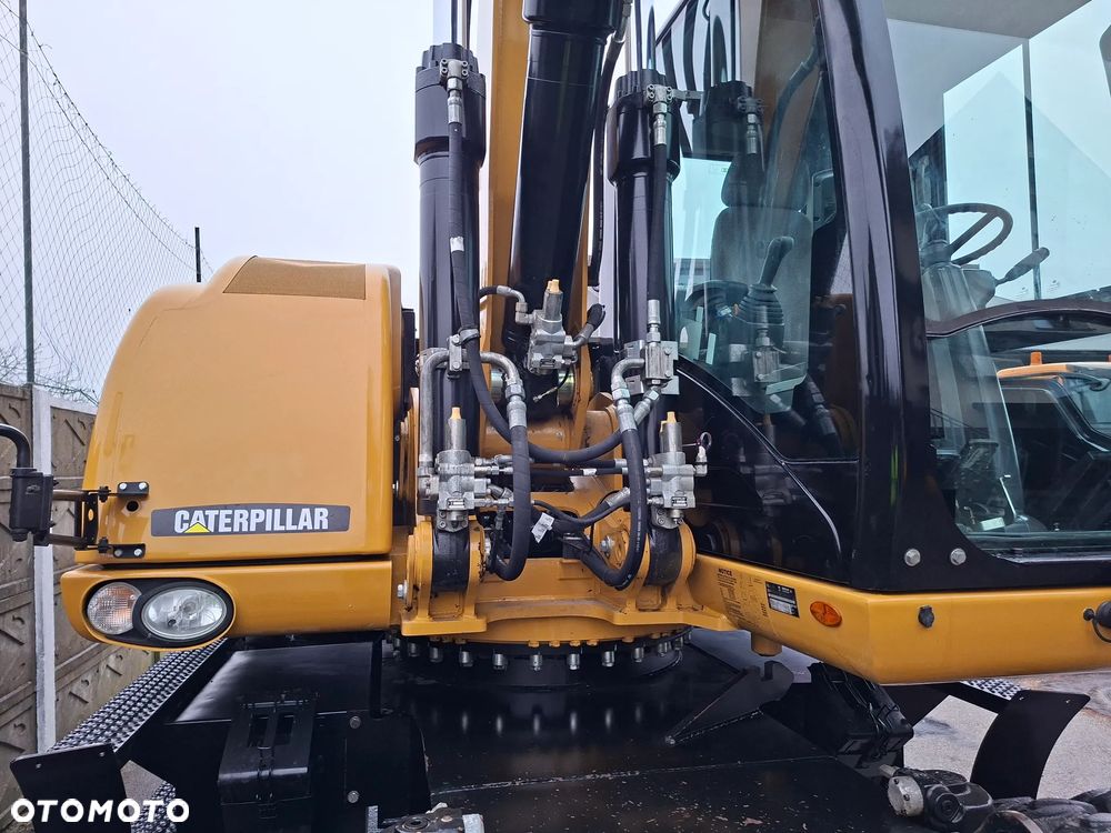 Caterpillar CAT M 318 D - 18