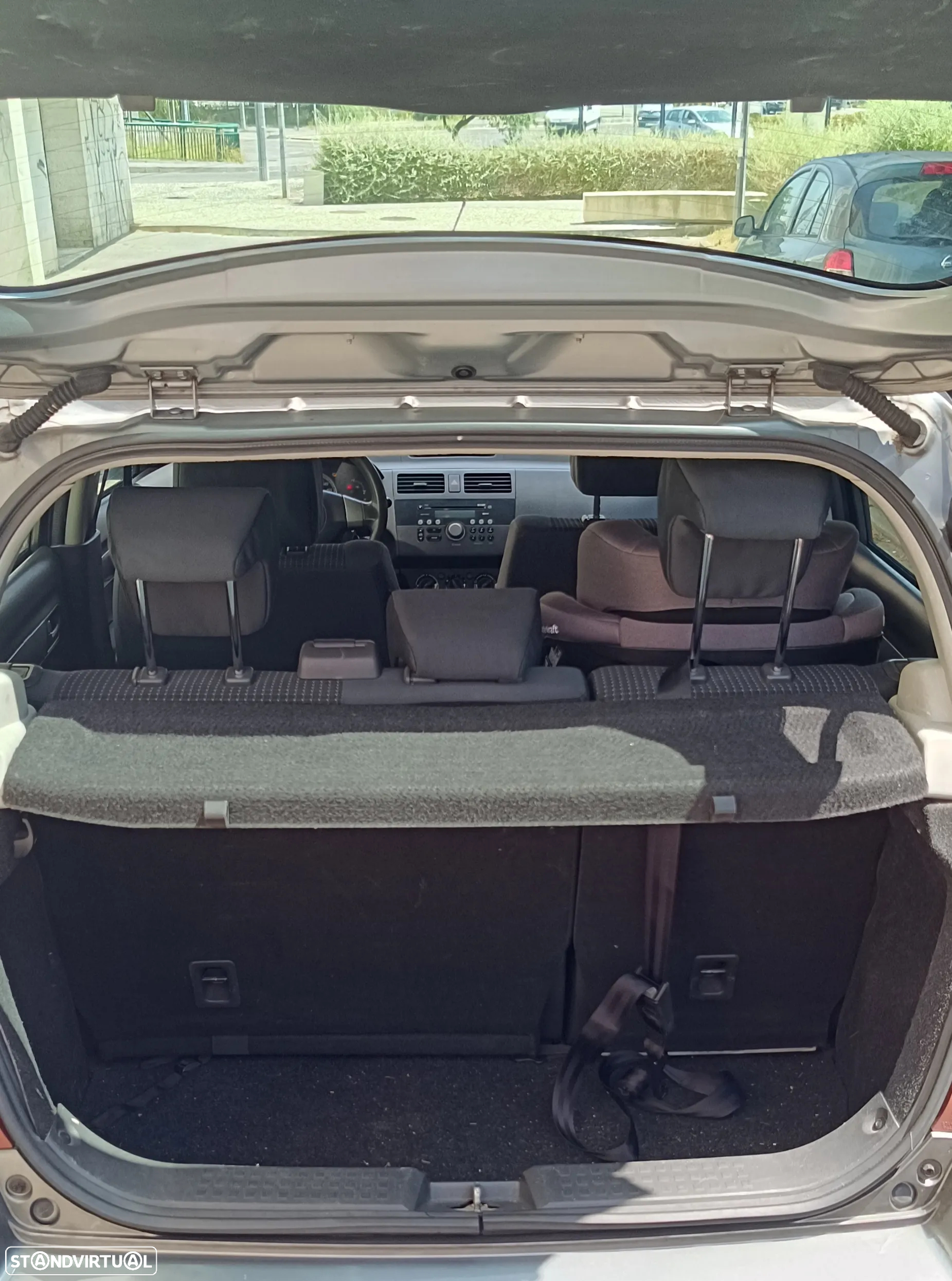 Suzuki Swift 1.3 DDiS GL - 12