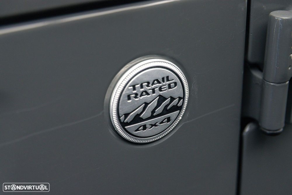 Jeep Wrangler Unlimited 2.2 CRD Sport AT - 26