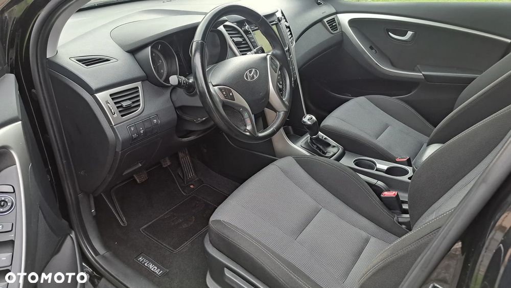 Hyundai i30 blue 1.6 CRDi Style - 6