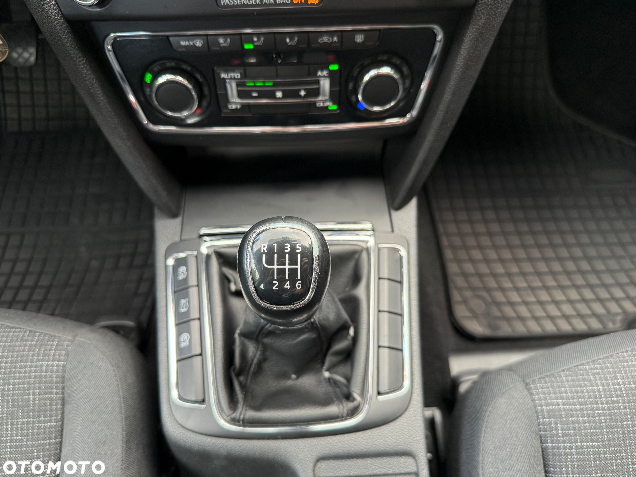 Skoda Superb 2.0 TDI Ambition - 27