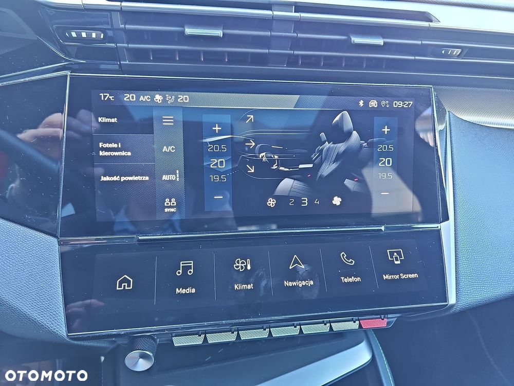 Peugeot 408 - 21