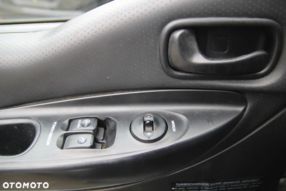 Hyundai H-1 Starex - 15