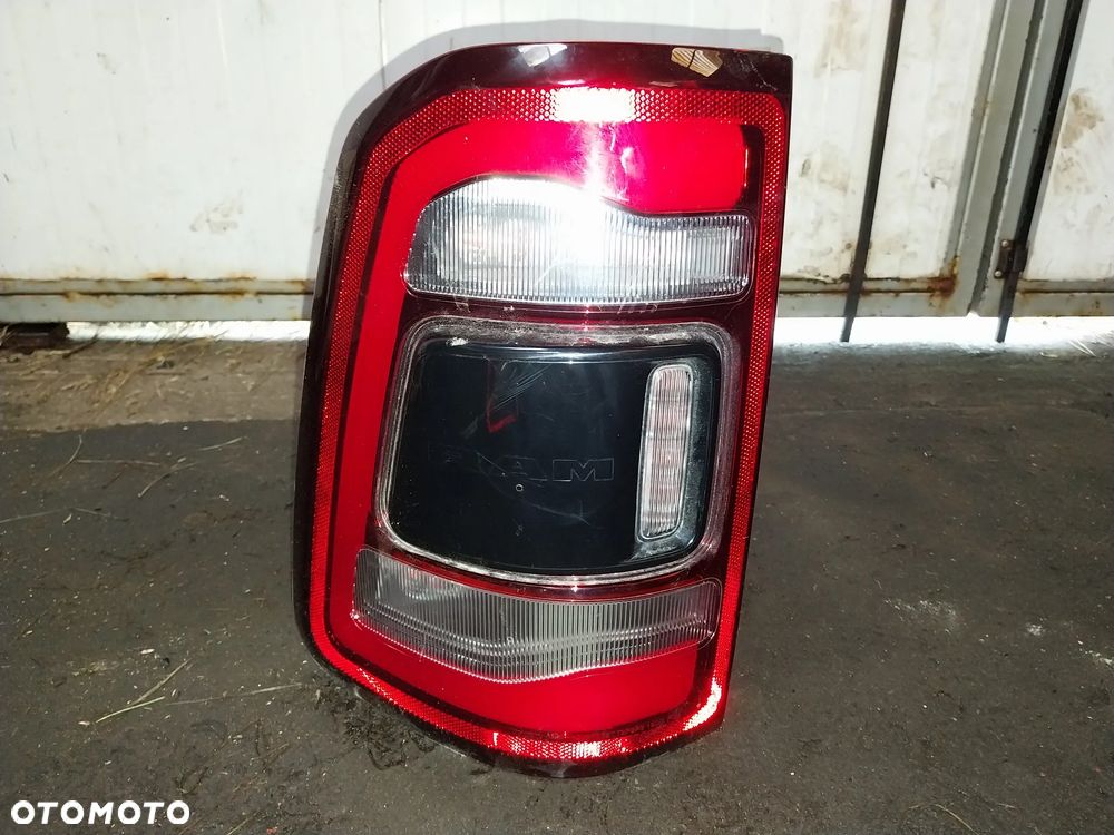 Dodge RAM 19- Lampa Tylna Lewa - 3