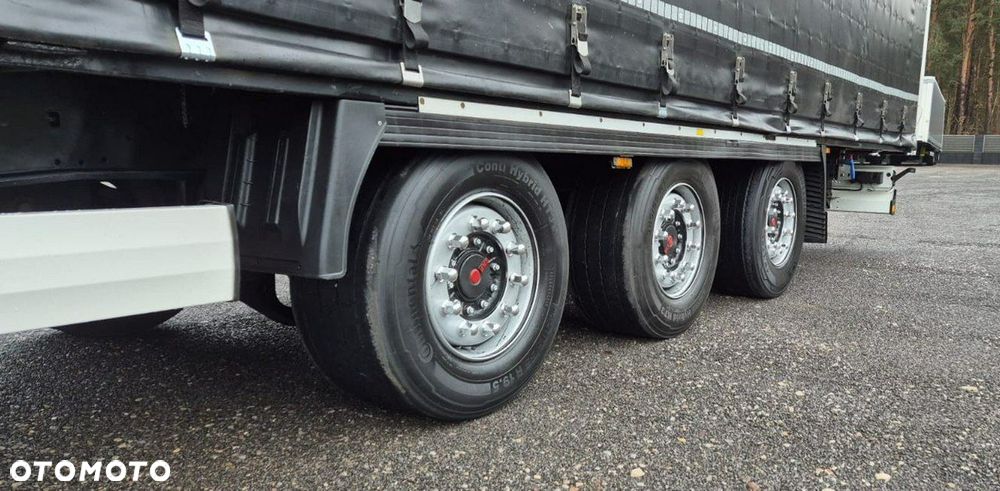 Krone Firana Mega, Dach podnoszony - 12