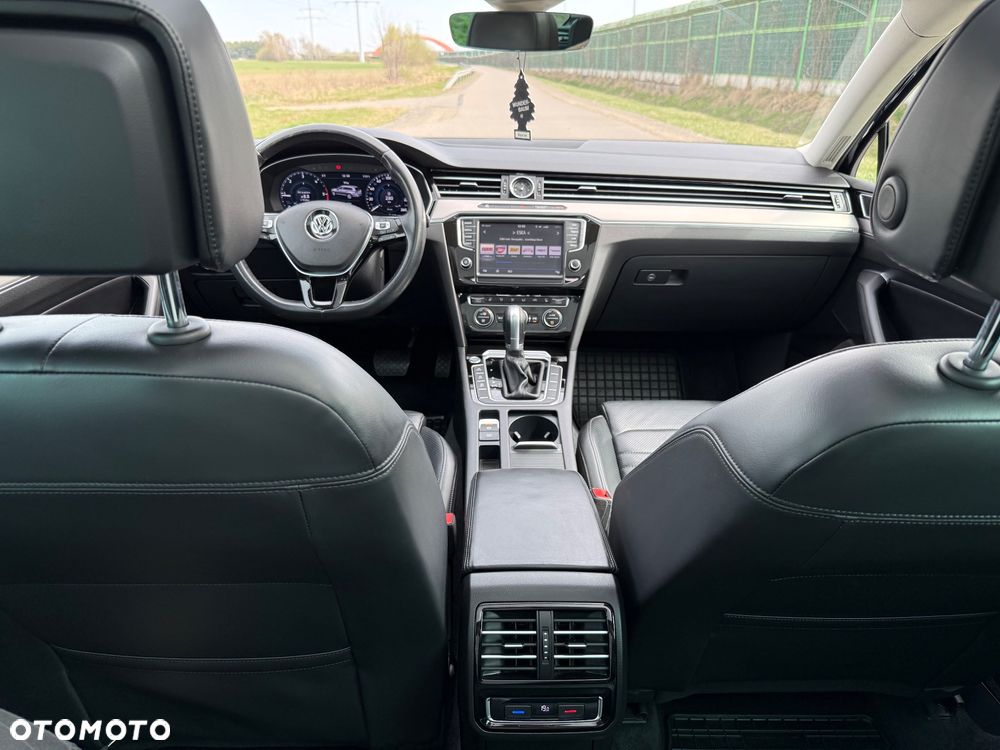 Volkswagen Passat - 24