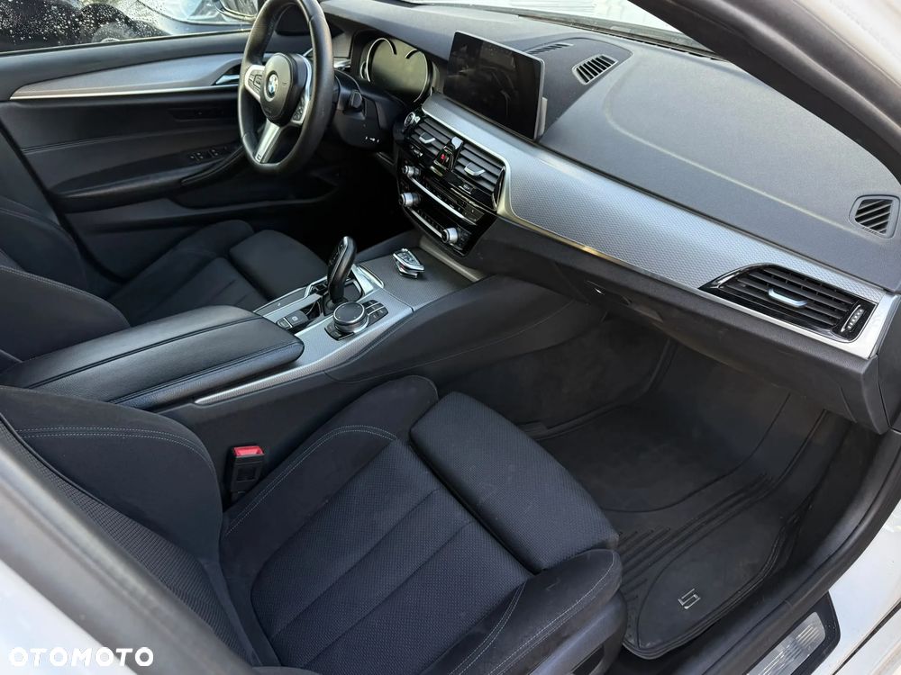 BMW Seria 5 530d xDrive M Sport sport - 17