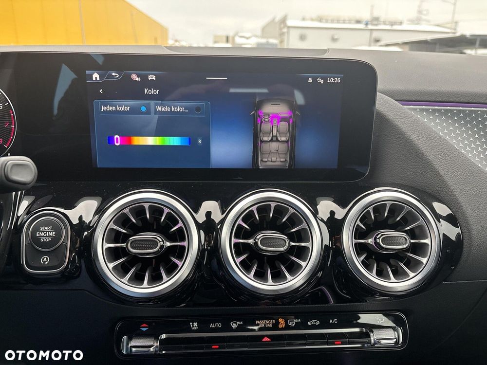 Mercedes-Benz GLA - 22