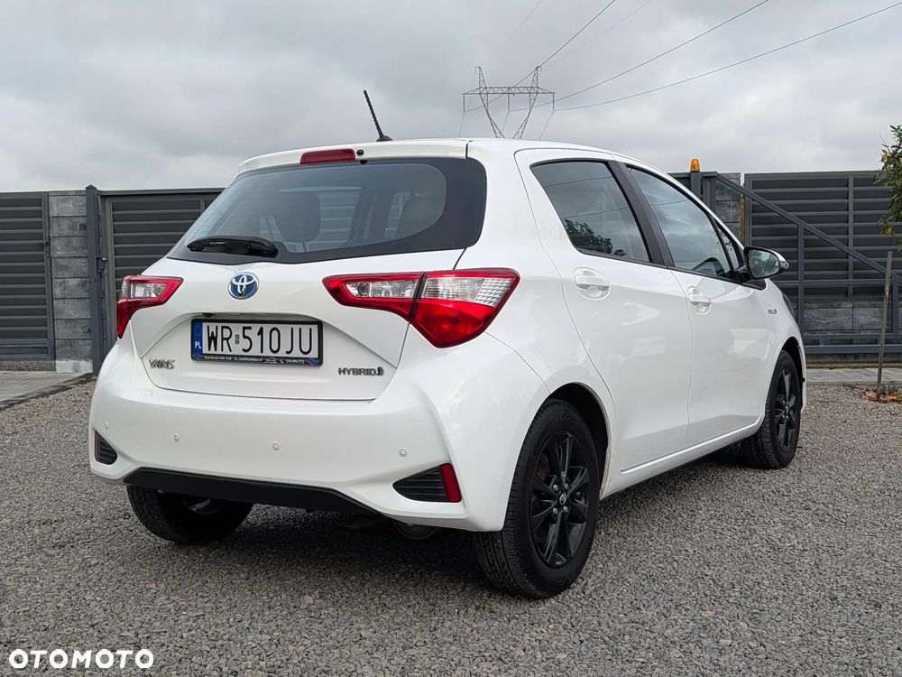 Toyota Yaris Hybrid 100 Premium - 7