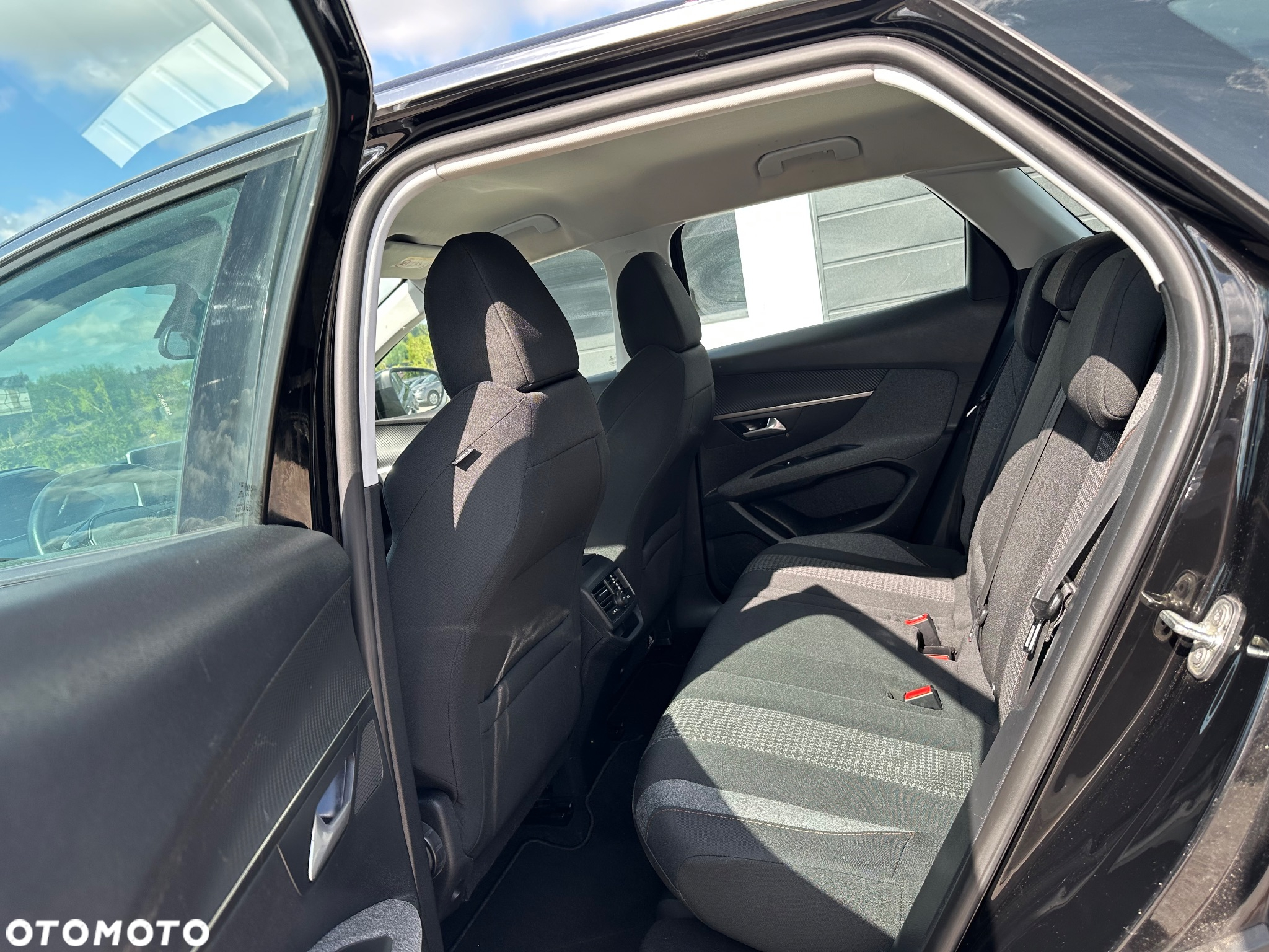Peugeot 3008 1.6 BlueHDi Allure S&S - 16
