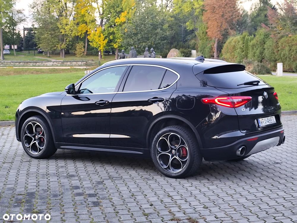 Alfa Romeo Stelvio 2.0 Turbo Tributo Italiano Q4 - 15