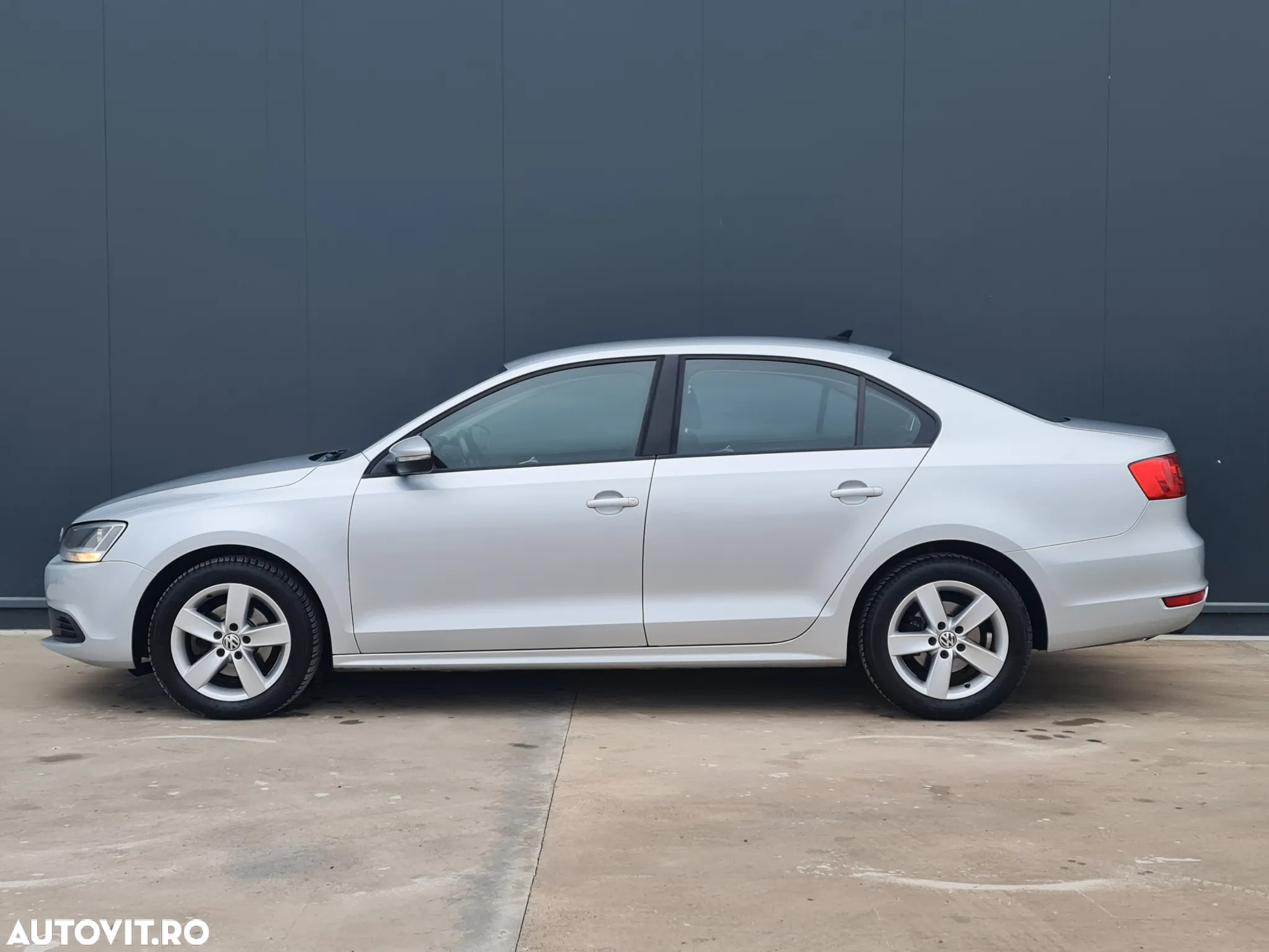 Volkswagen Jetta 1.6 TDI CR DPF Comfortline - 9