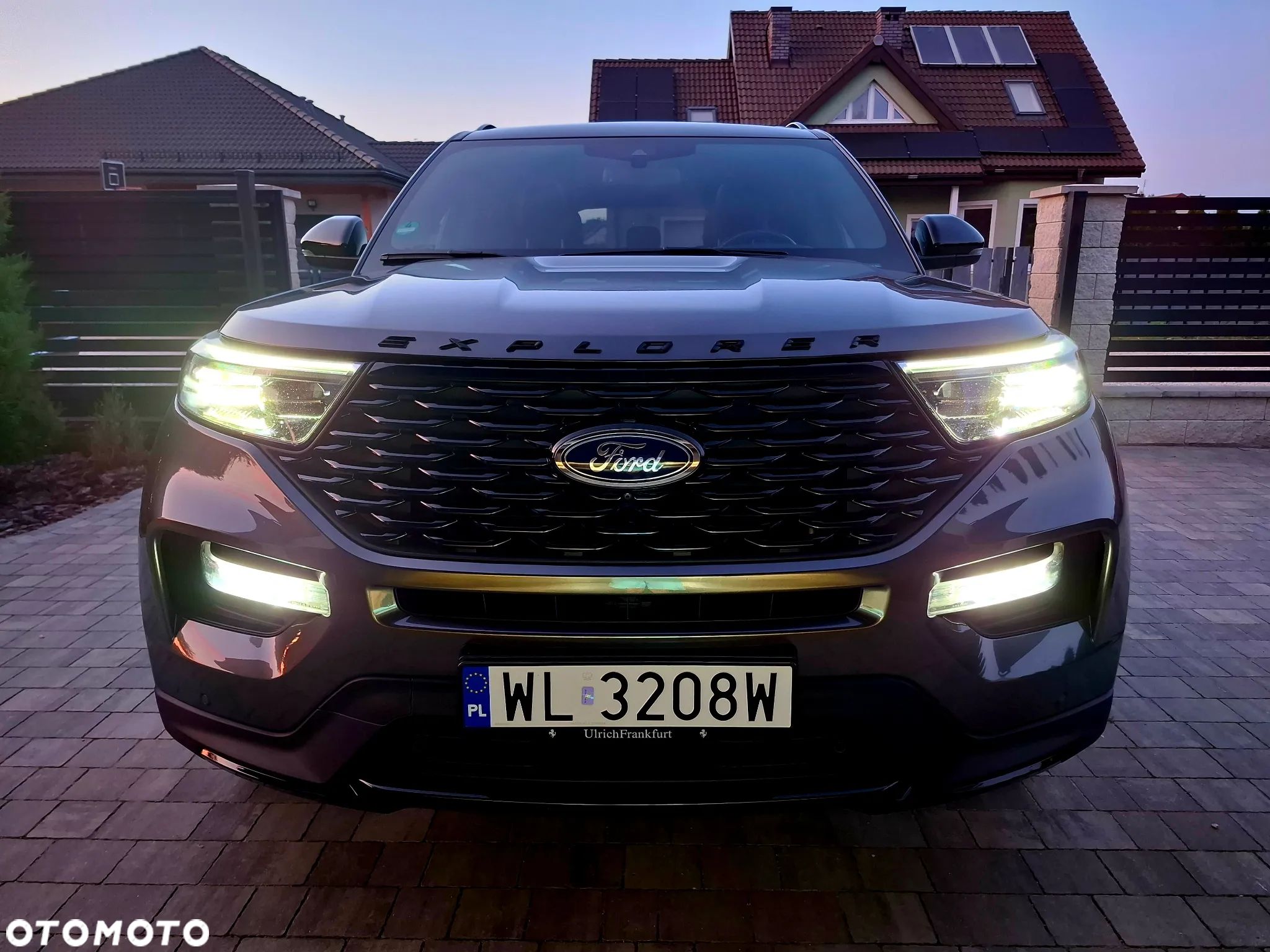 Ford Explorer - 1