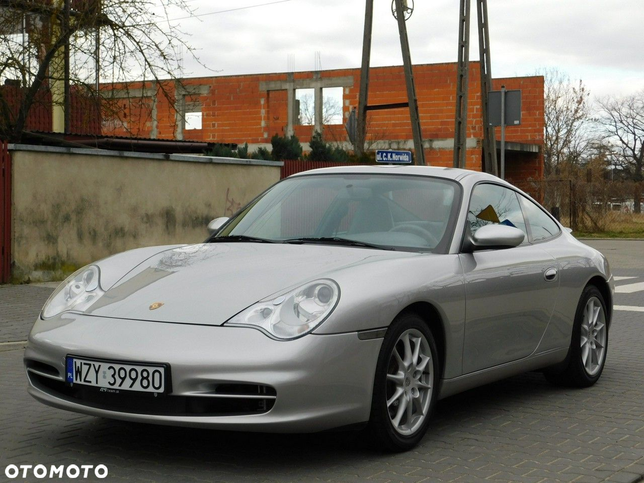 Porsche 911 Carrera - 2