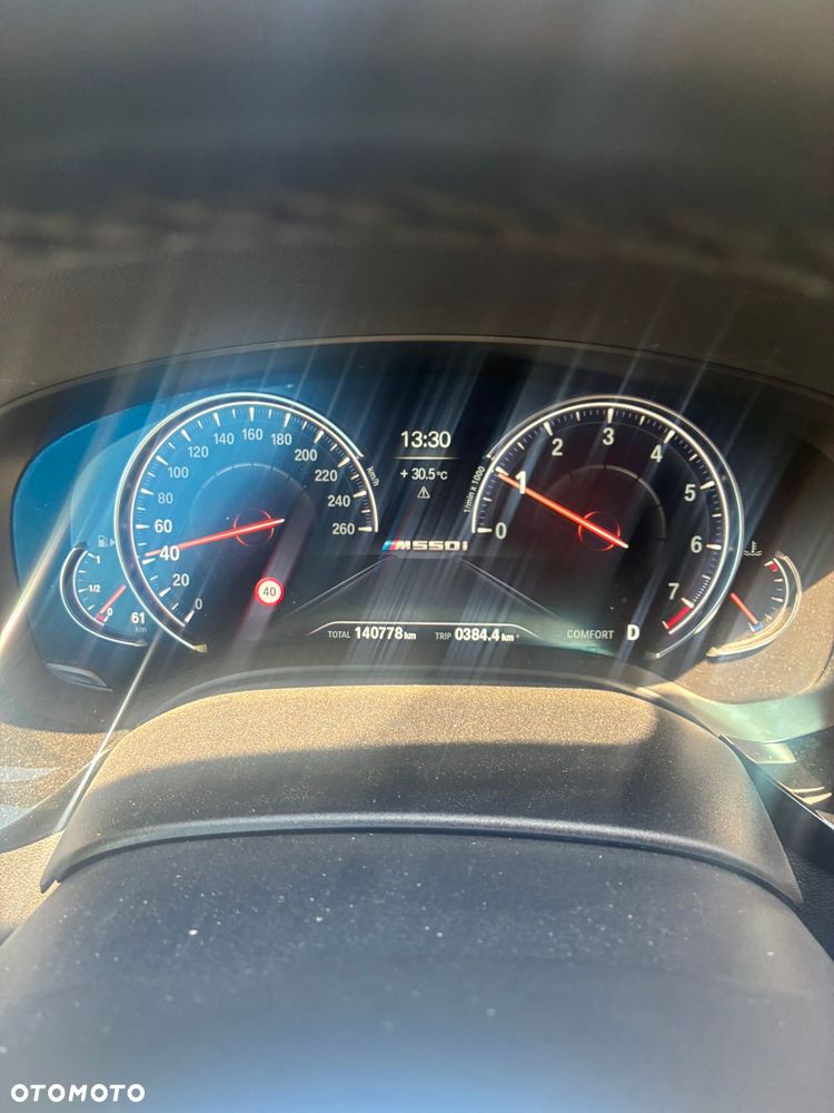 BMW Seria 5 M550i xDrive - 9