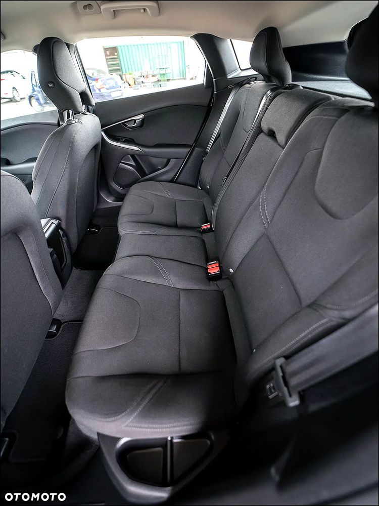 Volvo V40 Cross Country - 33