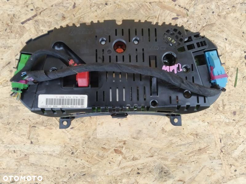 LICZNIK ZEGARY EUROPA AUDI A3 8L0919880C - 2