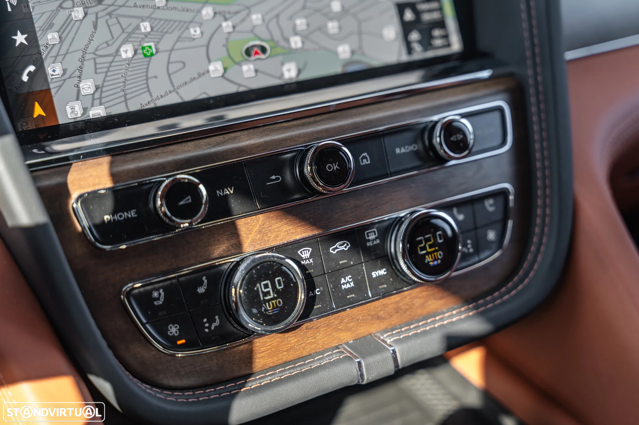 Bentley Bentayga Hybrid Azure - 26