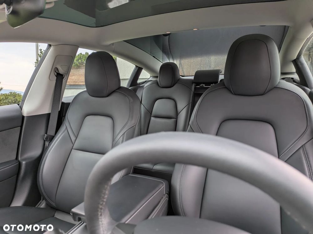 Tesla Model 3 - 11
