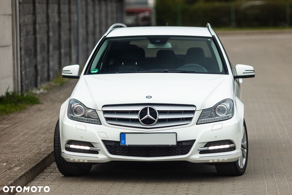 Mercedes-Benz Klasa C 180 (BlueEFFICIENCY) Avantgarde - 11