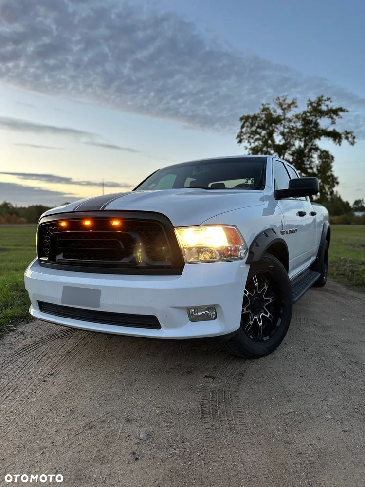Dodge RAM 1500 5.7 4x4 - 12