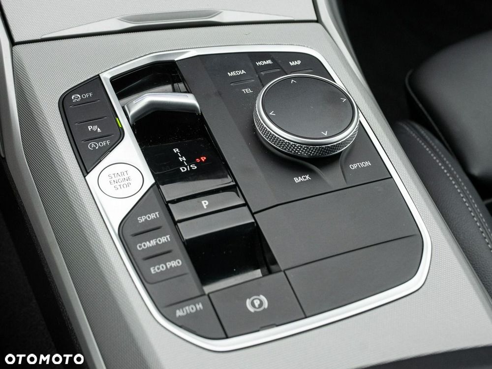 BMW Seria 3 318i - 16