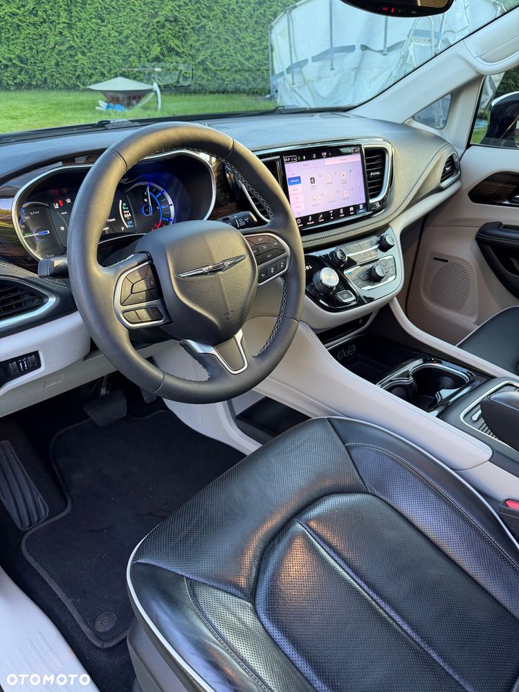 Chrysler Pacifica - 15