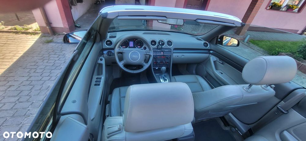 Audi A4 Cabrio 1.8 T multitronic - 12