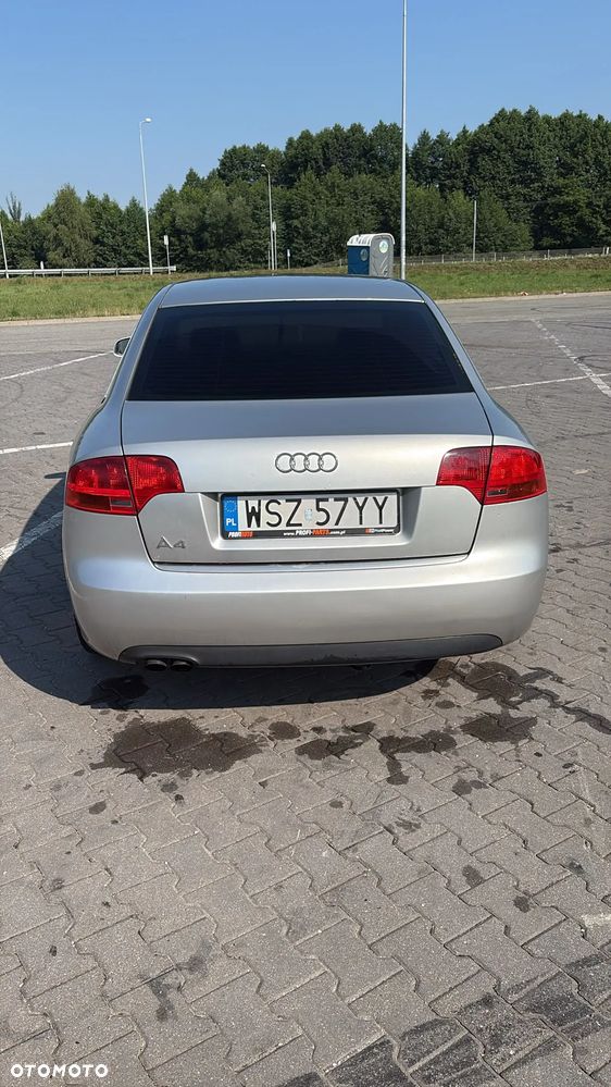 Audi A4 Limousine - 5