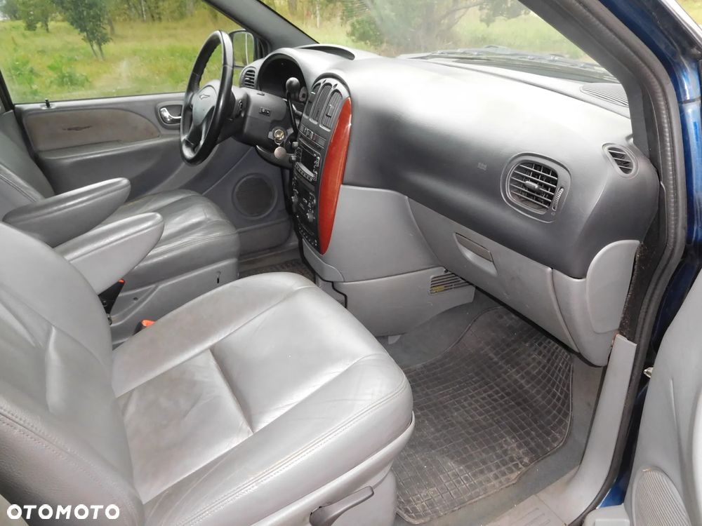 Chrysler Voyager 3.3 LX - 7